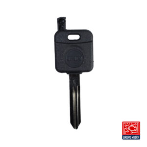 Nissan-A05. Carcasa de llave con hoja A32 y logo.